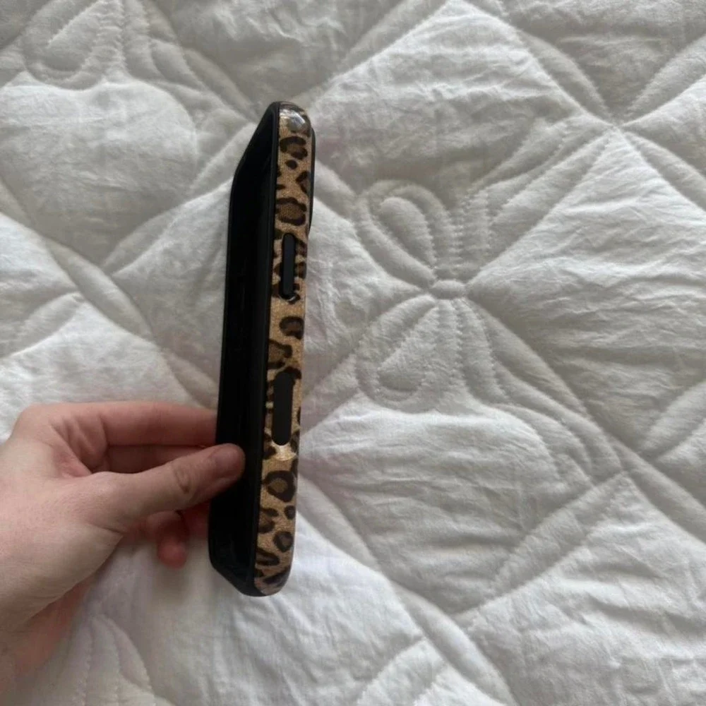 cheetah‎ print & pink star iPhone 16 pro case